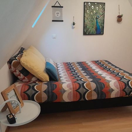Duplex Charmant Au Coeur De Levroux Bagian luar foto
