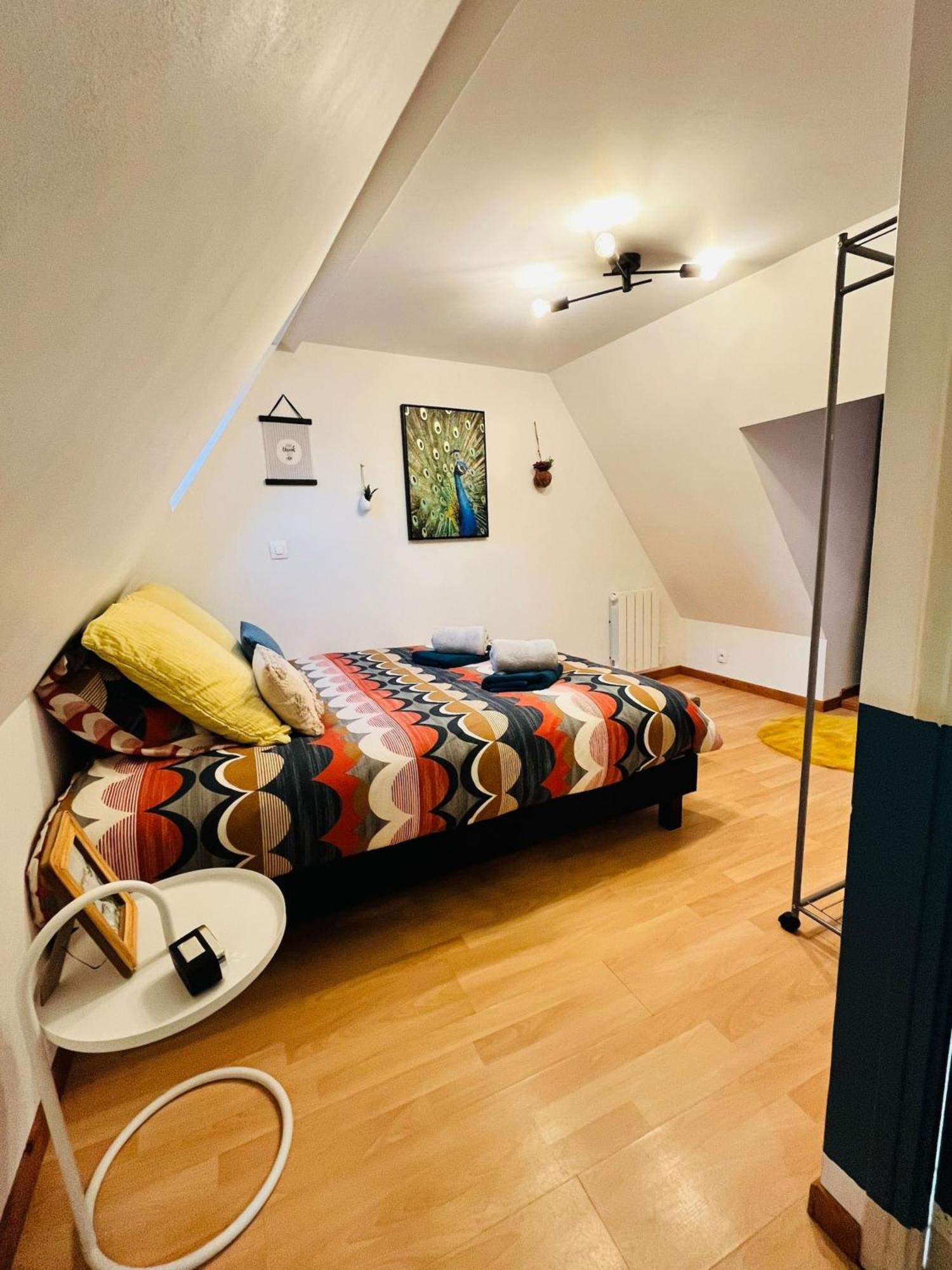 Duplex Charmant Au Coeur De Levroux Bagian luar foto
